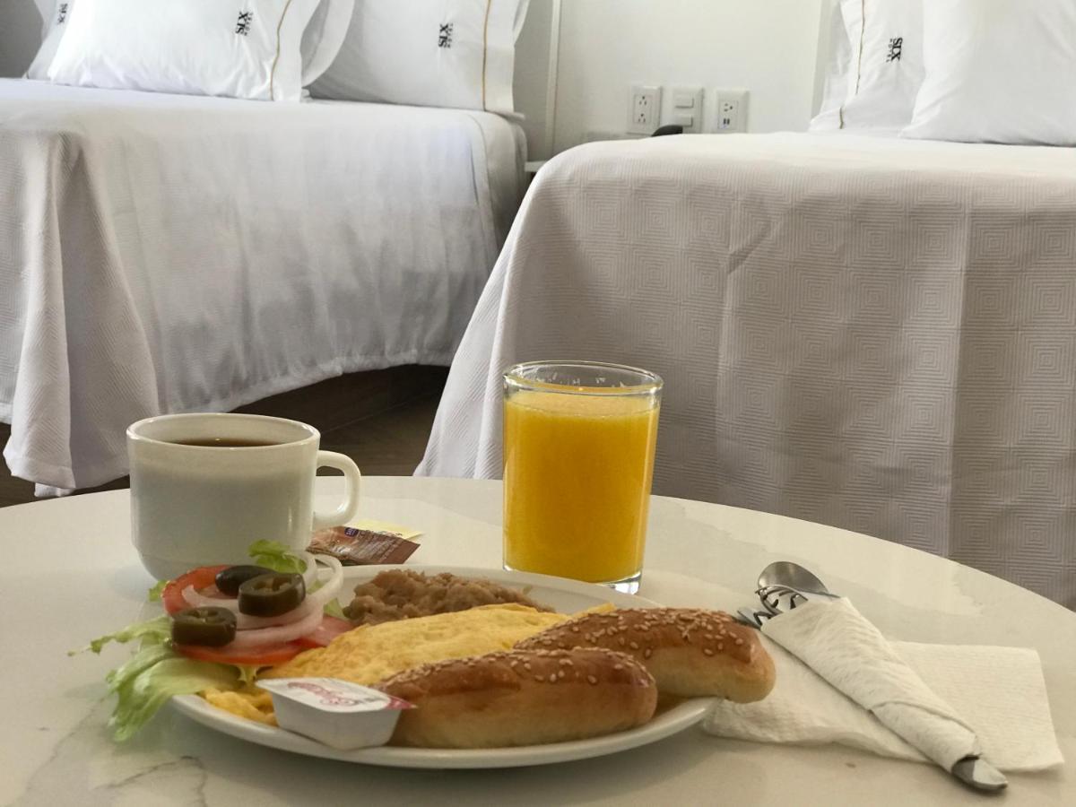 Six Hotel Guadalajara Degollado ภายนอก รูปภาพ
