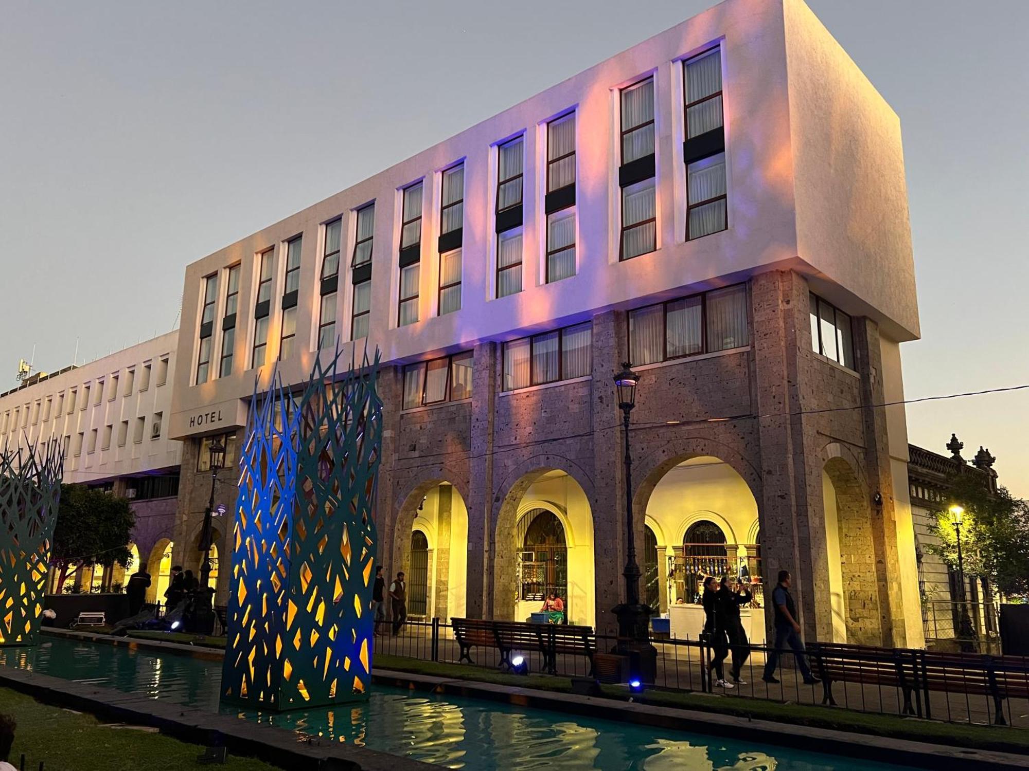 Six Hotel Guadalajara Degollado ภายนอก รูปภาพ